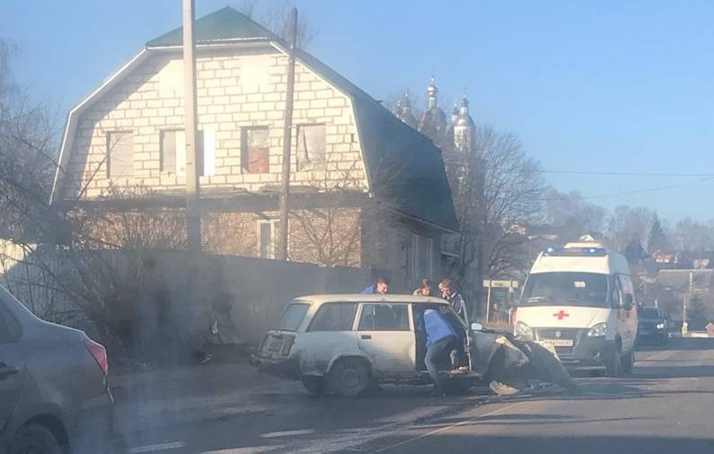 В УМВД опровергли смерть водителя в утреннем ДТП в Смоленске