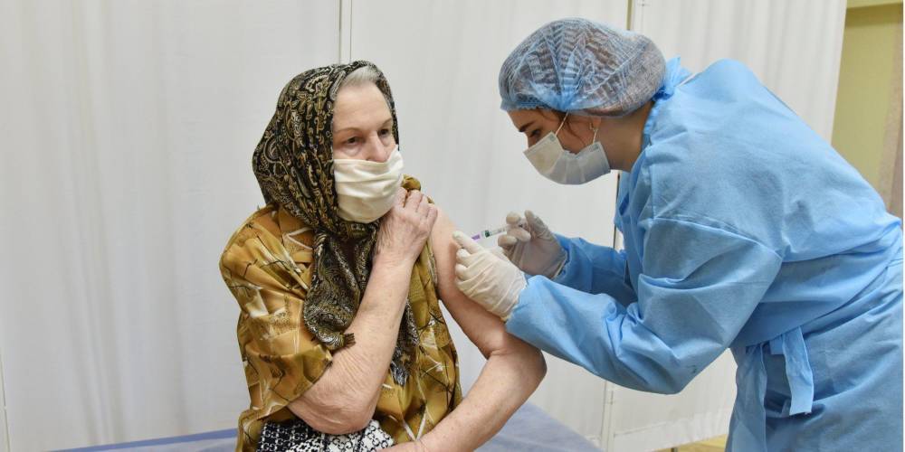 Лидирует Киев. За сутки в Украине вакцинировали почти 18 тысяч человек