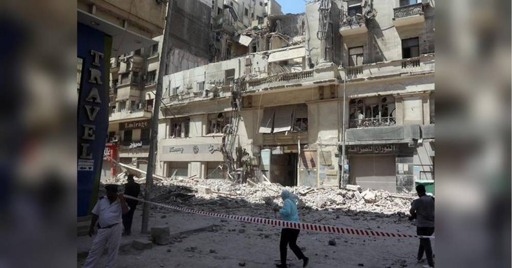 В Египте рухнул жилой дом: под завалами погибли не менее восьми человек