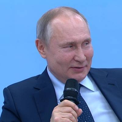 Владимир Путин поздравил российских фигуристок с победой