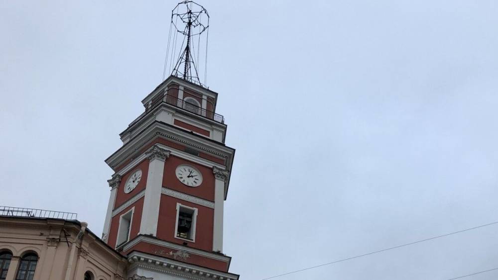 Часы Думской башни в Петербурге починили