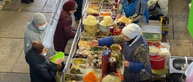 Украинцам показали, как изменились тарифы, минималка, курс доллара, цены на продукты при Зеленском