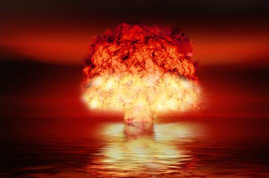 Политолог Евстафьев предложил «остудить» НАТО серией ядерных взрывов