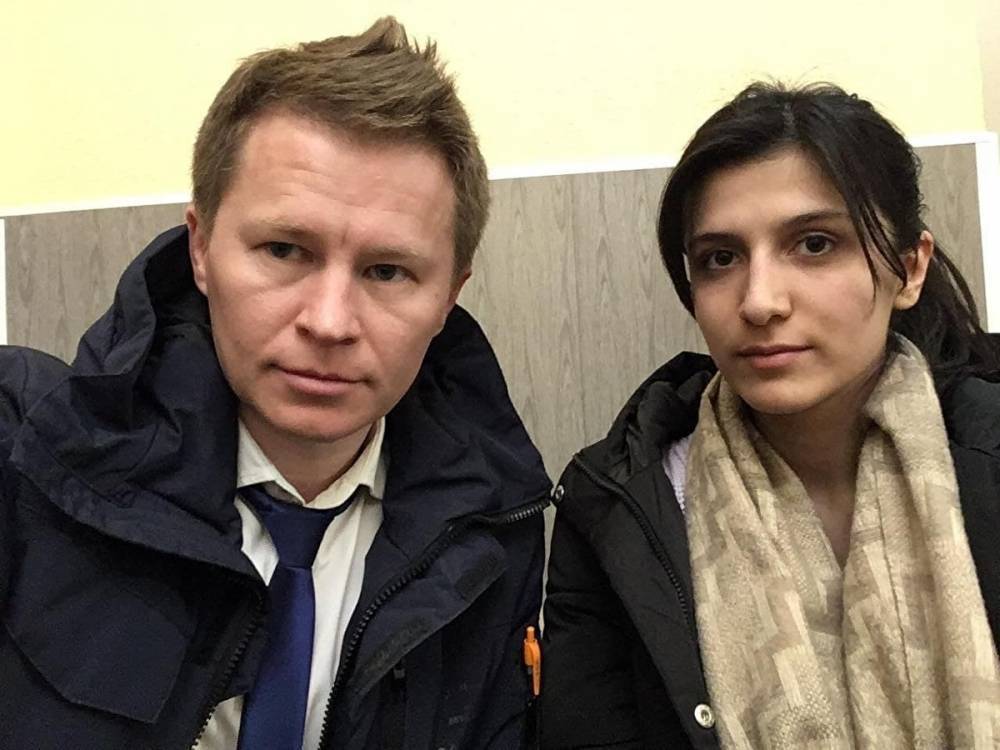 Жительница Тюмени и ее адвокат опознали напавшего на них полицейского в Екатеринбурге