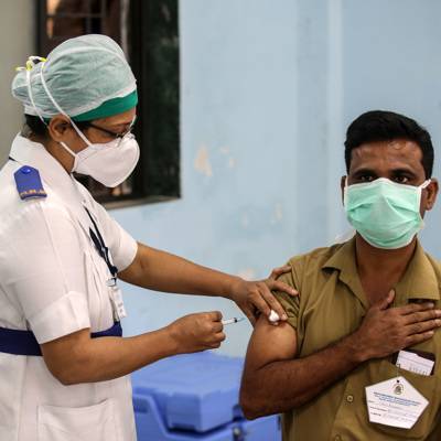 Более 60 миллионов человек в Индии прошли вакцинацию