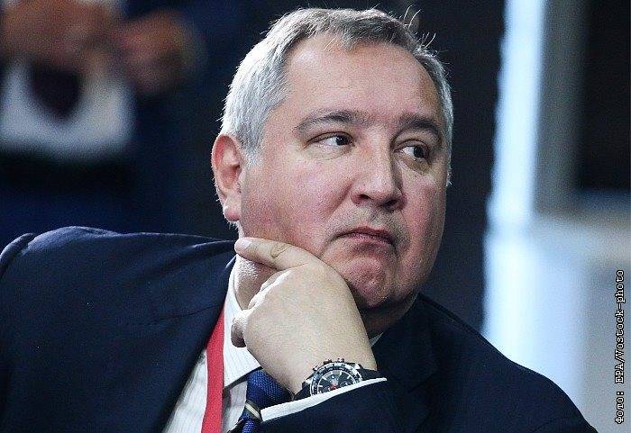 В "Роскосмосе" опровергли слухи о готовящейся отставке Рогозина