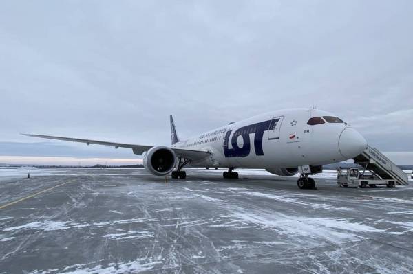 LOT возобновляет рейсы между Санкт-Петербургом и Варшавой