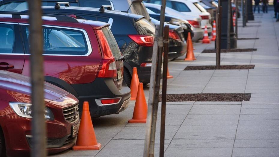 Смольный с 29 июня получит полномочия по борьбе с нарушениями парковки
