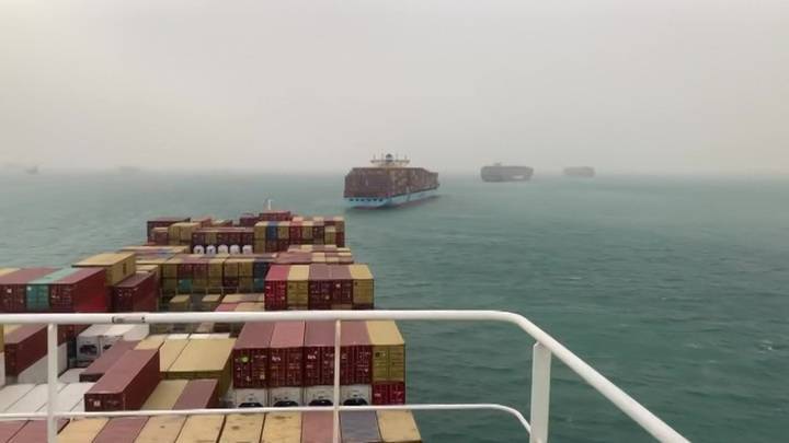 Эксперты назвали сроки восстановления морских перевозок после ЧП в Суэцком канале