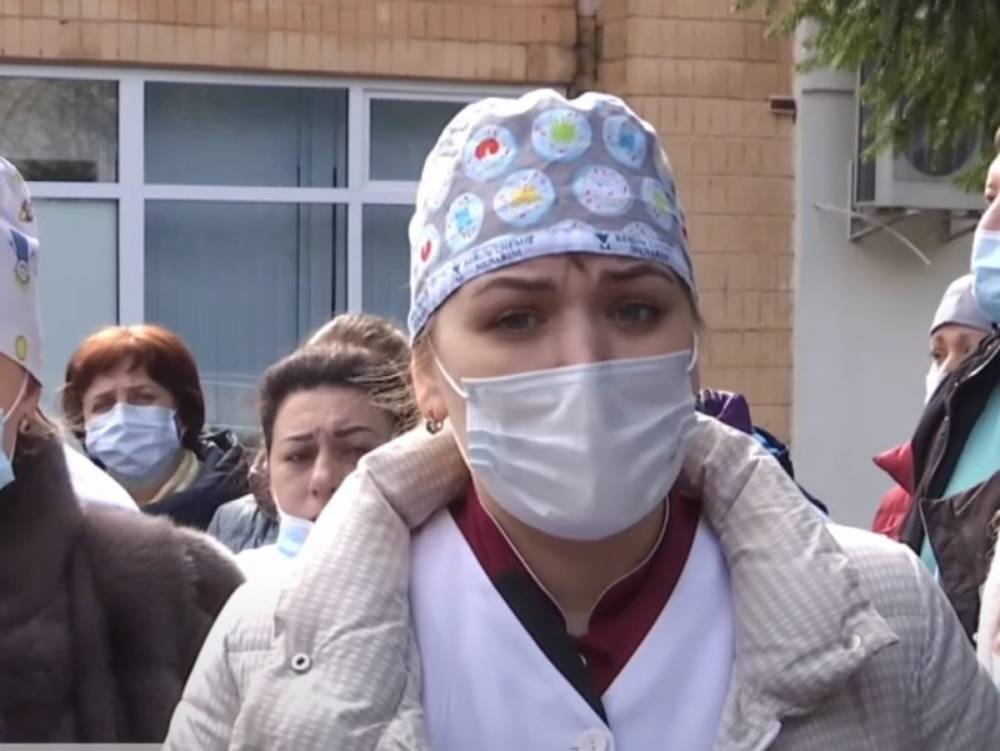 "У нас трупы среди живых": врачи забили тревогу из-за коронавируса и бездействия начальства в Житомире