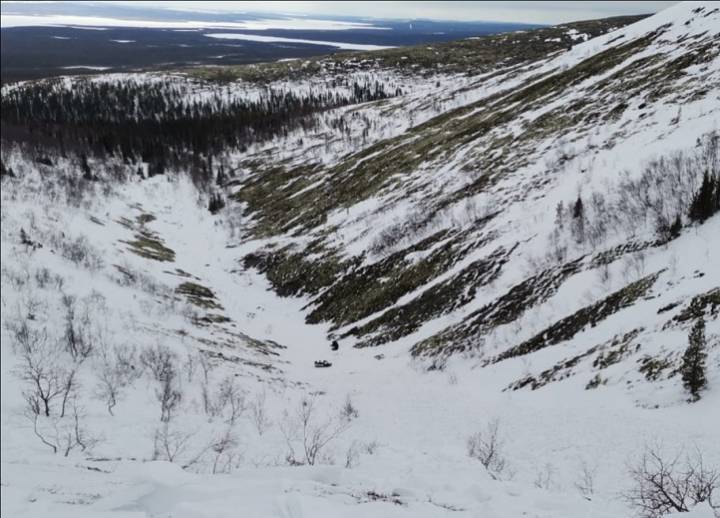 Погибшая в Хибинах девочка сама спровоцировала сход снежной лавины с гор