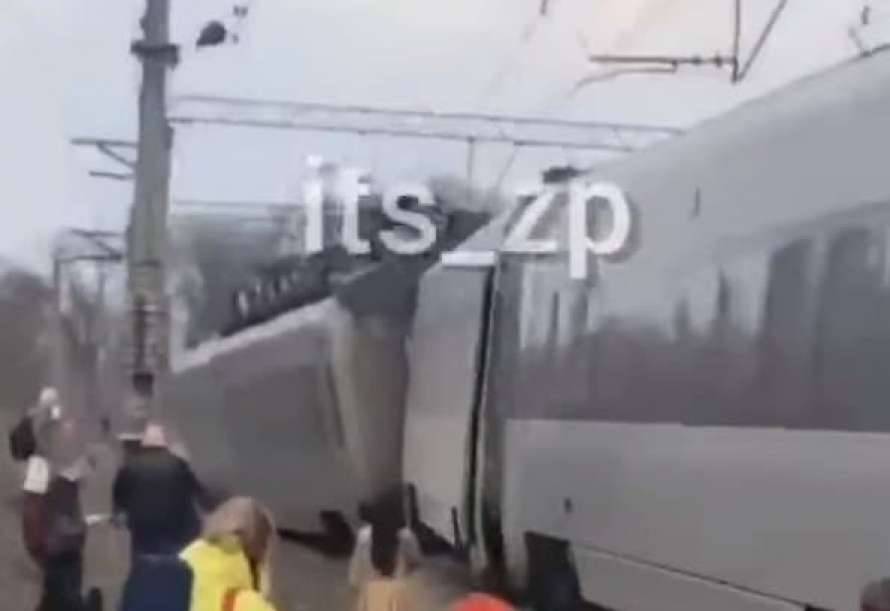 Сошел с рельсов поезд с пассажирами возле Запорожья