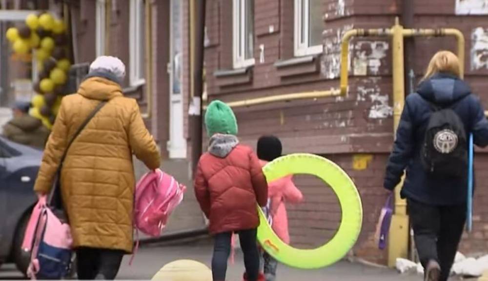 Ужесточение карантина в Украине: местные власти собрались остановить транспорт и закрыть детсады, детали