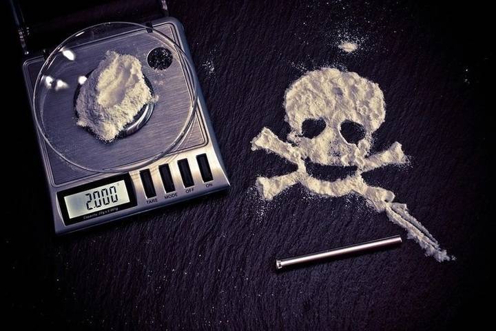В Смоленске ночью полицейские поймали наркомана с «дозой»