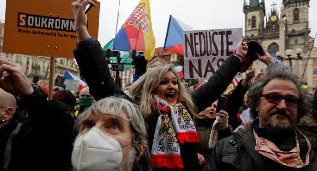 В Чехии разрешили проведение митингов в условия карантина