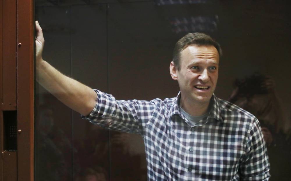 Навального отправили в колонию, где шьют трусы – СМИ