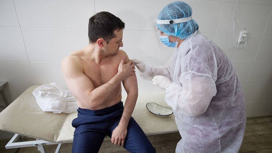 В Минздраве Украины рассказали о самочувствии Зеленского после прививки от COVID-19