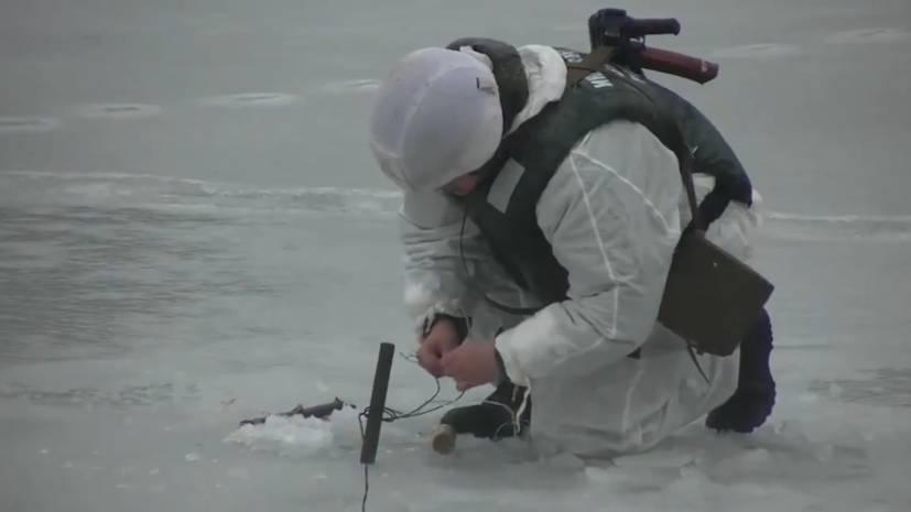 Подрывы льда на реке Иневке под Москвой — видео