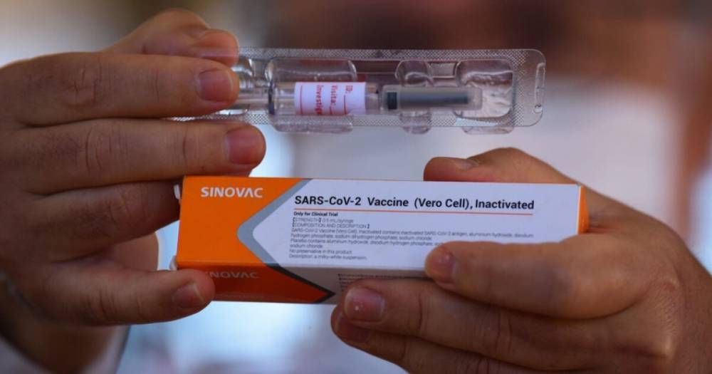 Степанов предупредил о возможных перебоях в поставке китайской вакцины Sinovac