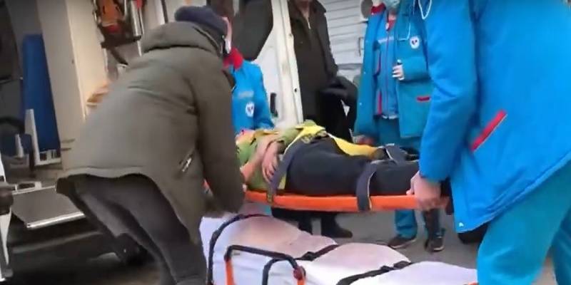 В ЖК Альтаир В Одессе мужчина упал из окна на припаркованную машину – фото, видео - ТЕЛЕГРАФ