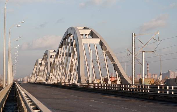 Названы сроки достройки Дарницкого моста в Киеве