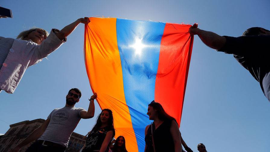 Оппозиция Армении сообщила о возбуждении дела против ее лидера Вазгена Манукяна