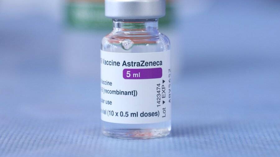 Вакцину против коронавируса AstraZeneca переименовали