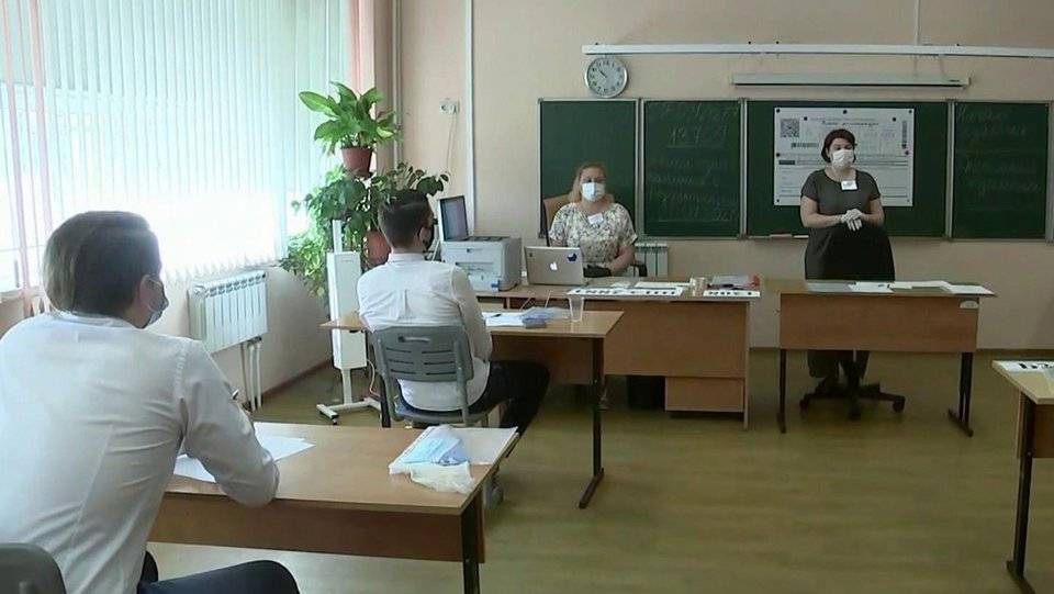 В российских школах перенесли итоговое сочинение с 5 на 15 апреля