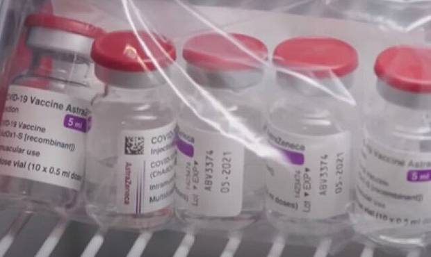 Немецкие врачи выявили более 30 случаев образования тромбов у привитых вакциной AstraZeneca