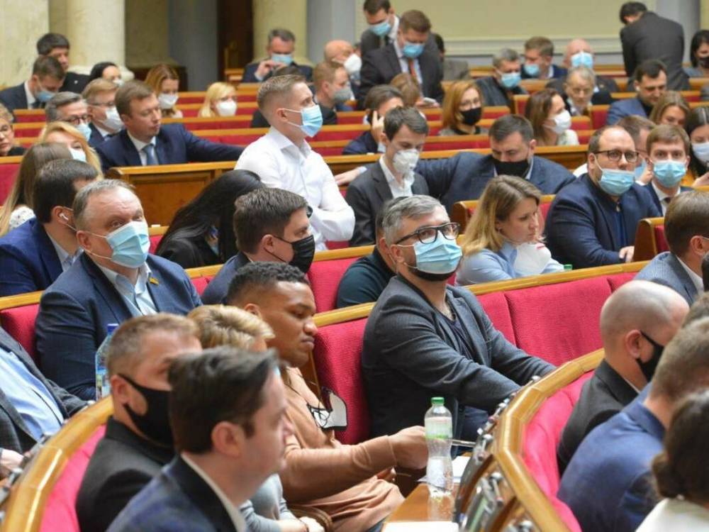 Парижский суд встал на сторону РФ по делу об активах в Крыму, Порошенко подал иск против МВД, в Раде прошло бурное заседание. Главное за день