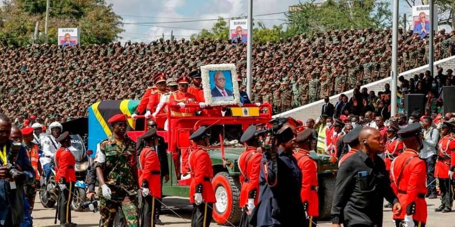 Во время похорон президента африканской страны в давке погибли 45 человек