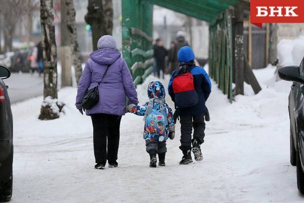Завершается прием заявлений на детские выплаты в 5 тысяч рублей