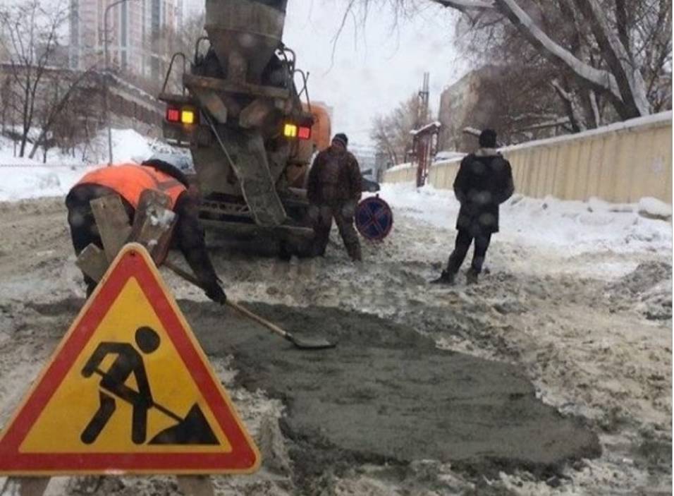 Ремонтные бригады локально устраняют разрушения дорог в Томске