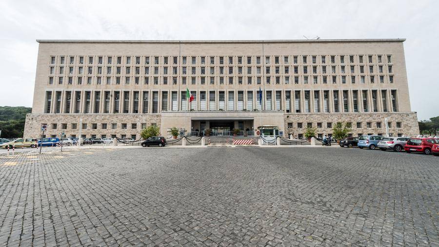 Посла РФ вызвали в МИД Италии после задержания подозреваемых в шпионаже