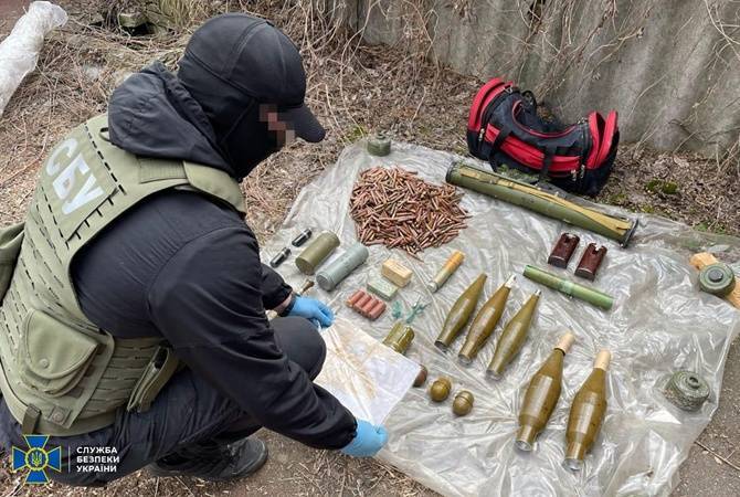 СБУ выявила тайник с тротилом и минами боевиков, планировавших диверсии на Донбассе