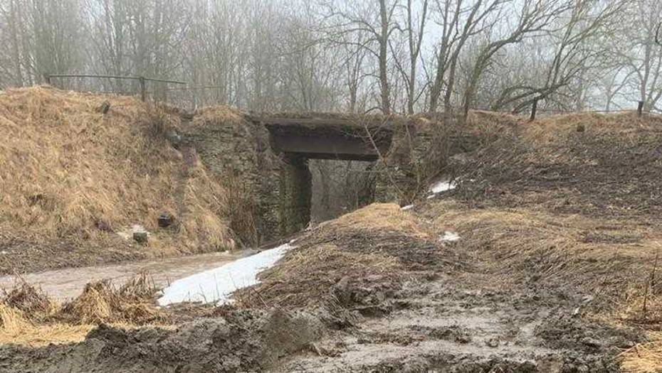 Неизвестные украли половину моста в Ленобласти