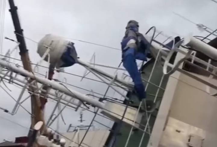 Очевидцы рассказали следователям об опрокидывании судна на заводе «Пелла» в Отрадном