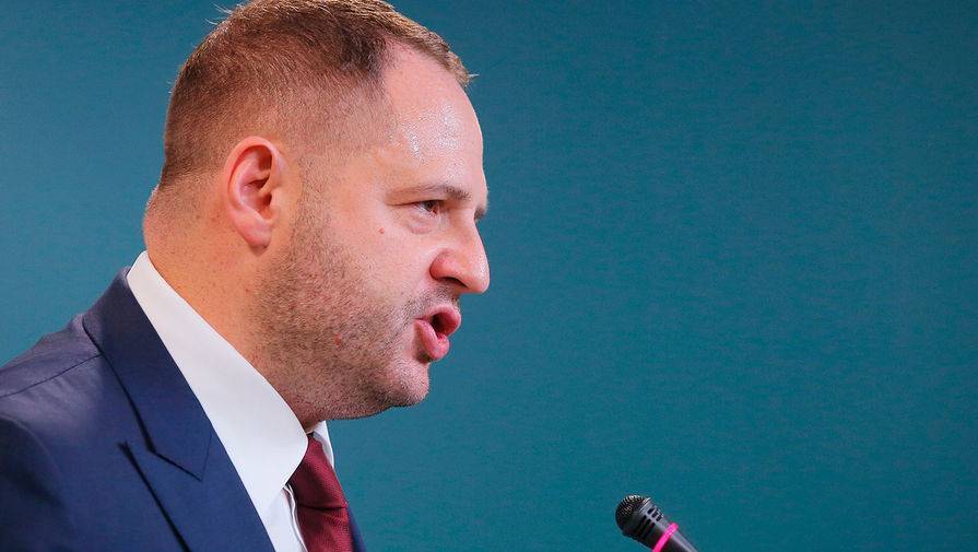 Глава офиса президента Украины в 2020 году зарабатывал больше Зеленского