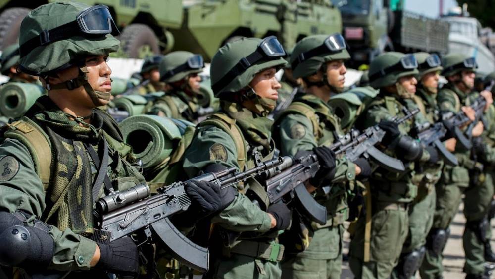На границе Венесуэлы и Колумбии происходят вооруженные столкновения