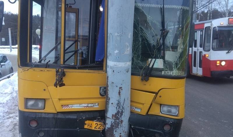 В Ижевске девять пассажиров пострадали при ДТП с автобусом