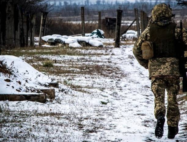 Украинский снайпер застрелил жителя Донбасса во время эвакуации детей