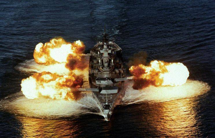 Субмарина США пыталась потопить российские военные корабли