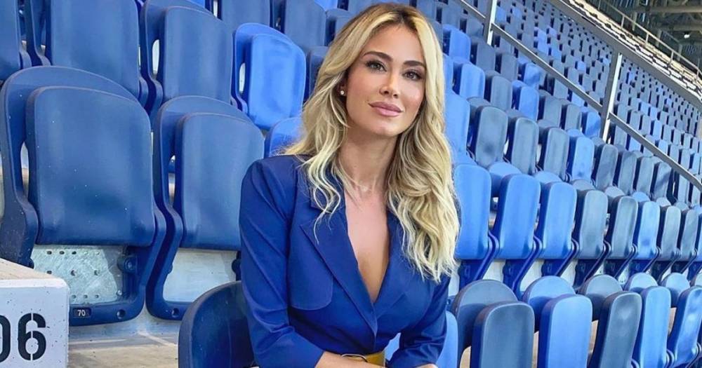Едва не отпала челюсть: игрок "Ювентуса" во время матча засмотрелся на сексуальную журналистку