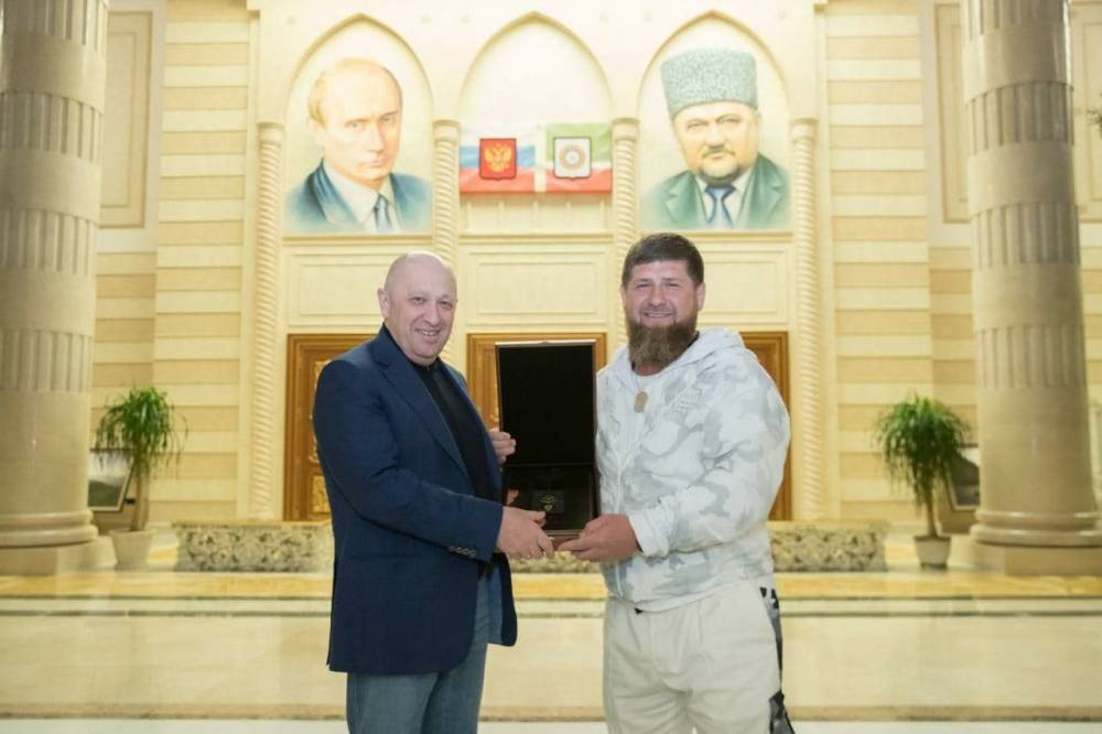 250 тысяч долларов наличными: Кадыров в шутку требовал деньги от ФБР за "повара Путина"