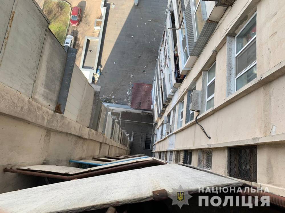 В Одессе юноша спрыгнул с 15-го этажа (фото)
