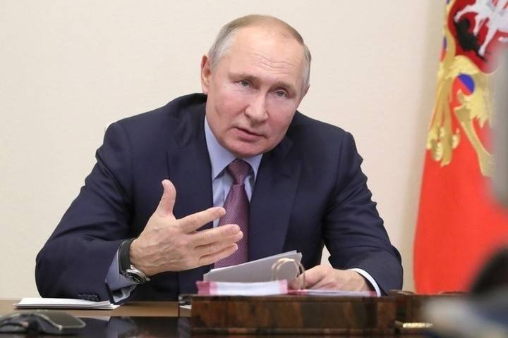 Путин рассказал, как дежурил у постели больного учителя в юности