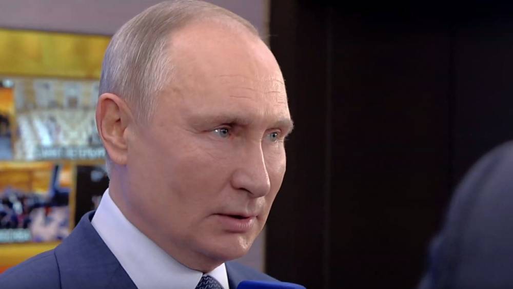 Путин жестко отозвался о тех, кто в интернете подталкивает детей к суициду