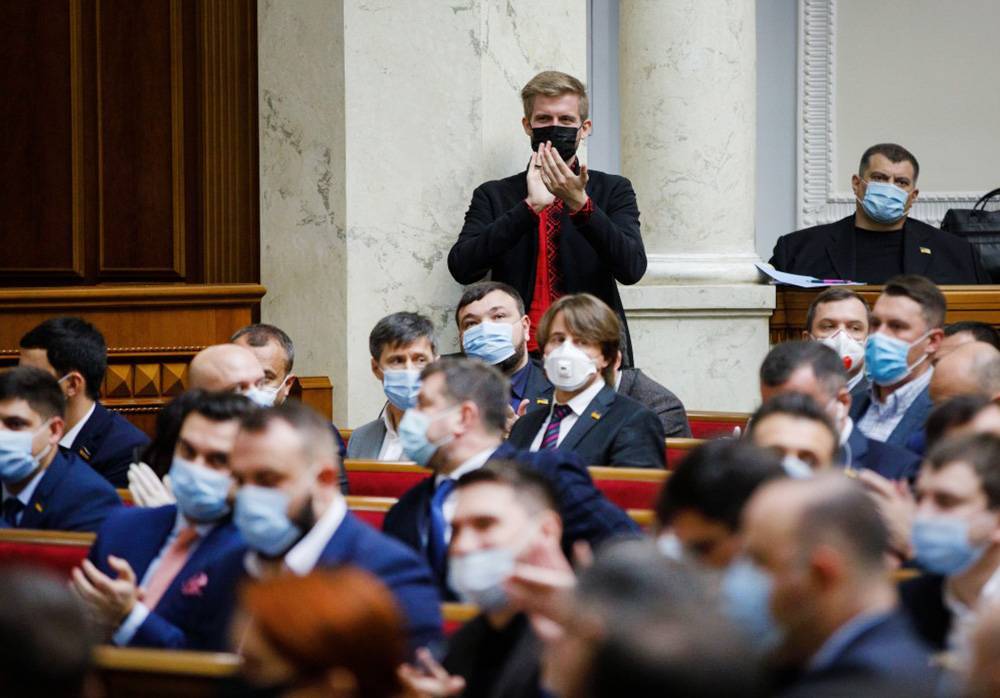 Украинского депутата исключили из фракции за выступление на русском языке