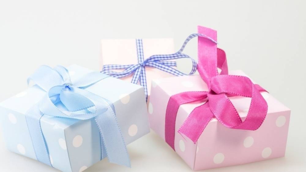 Жительницы РФ назвали самый желанный подарок на 8 Марта