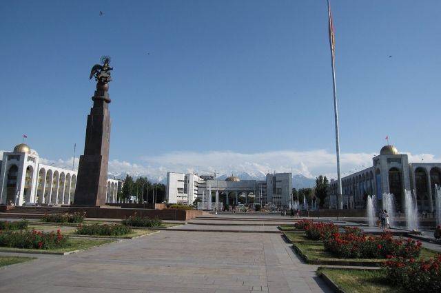 В центре Бишкека запретили проводить митинги до 22 апреля